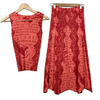 PLEATS PLEASE ISSEY MIYAKE（レッド/赤色系）のフリマアイテム一覧