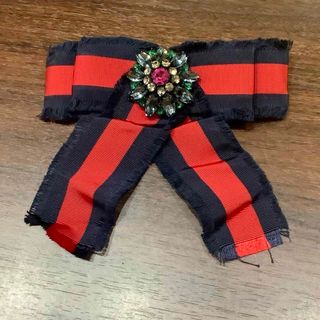GUCCI - 【中古】 GUCCI グッチ ブローチ ×ADIDAS ロゴピンバッチ