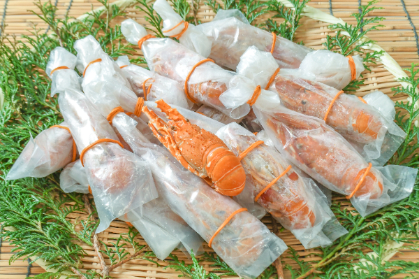 オマールエビ（ロブスター） 【業務用食材の仕入れなら八面六臂】