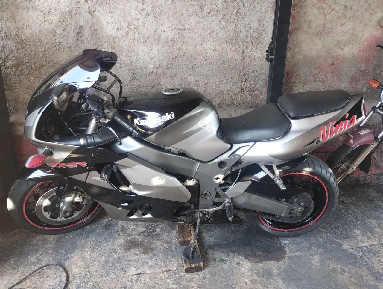 Kawasaki Zx-9r 900cc 1996 - 1482572737 | OLX