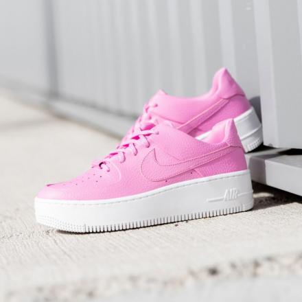 国内販売中】ナイキ ウィメンズ エアフォース 1 セージ ロー