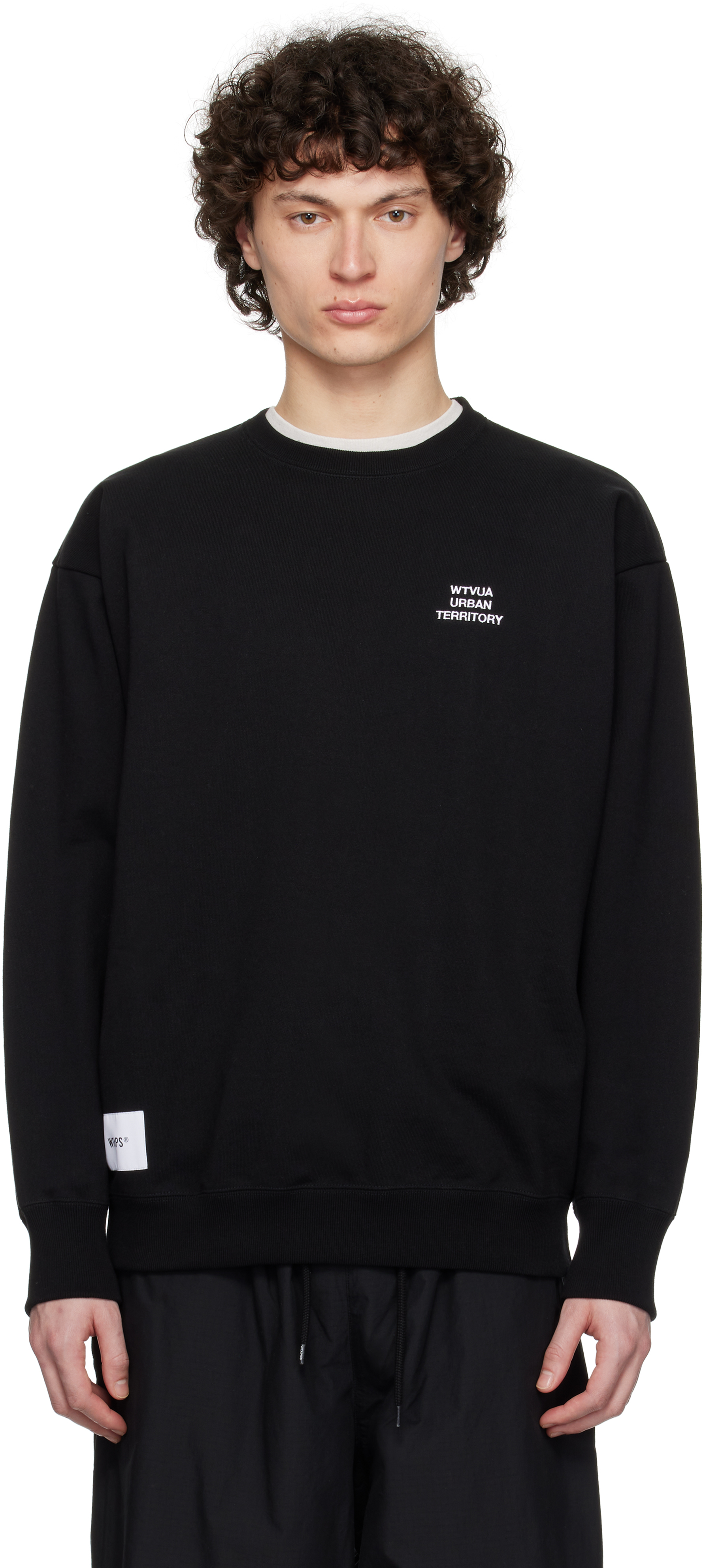 WTAPSのブラック WUT スウェットシャツがセール中