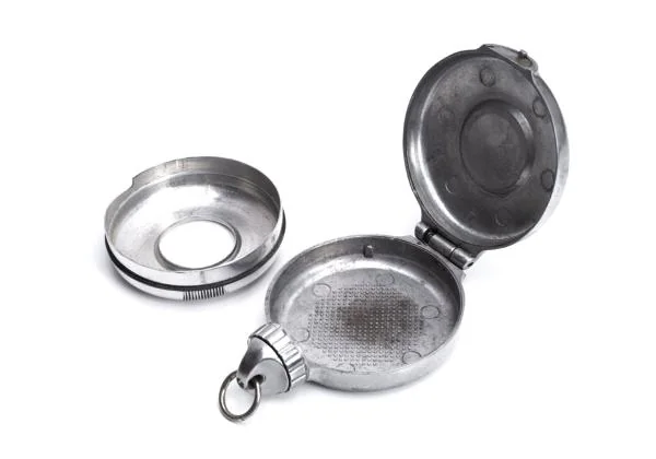 ヴィヴィアンウエストウッドVivienne Westwood オーブ刻印携帯灰皿