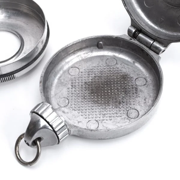 ヴィヴィアンウエストウッドVivienne Westwood オーブ刻印携帯灰皿