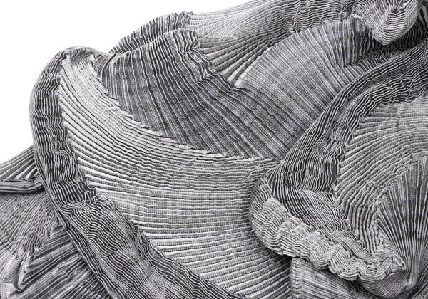 イッセイミヤケISSEY MIYAKE 3Dスチームストレッチプリーツ