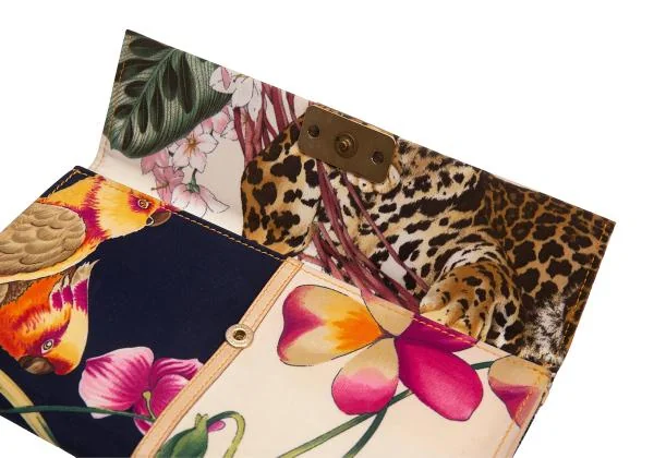 サルヴァトーレフェラガモSalvatore Ferragamo スカーフプリント三