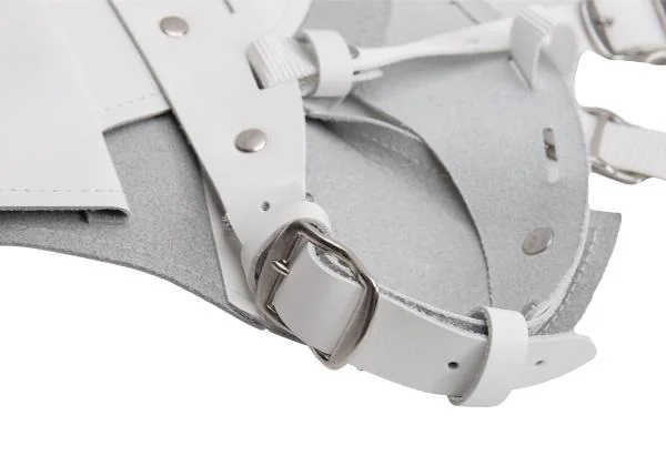 コムデギャルソンCOMME des GARCONS レザーショルダーハーネス 白 (K