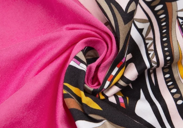 エミリオプッチEMILIO PUCCI フロントプッチ柄切替VネックTシャツ