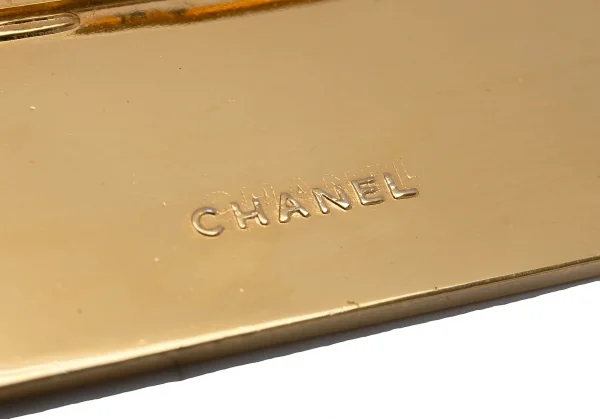 シャネルCHANEL ココマークロゴプレートブローチ ゴールド (K-125253)