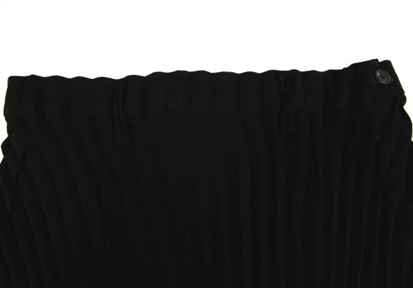 イッセイミヤケISSEY MIYAKE裾カッティングプリーツスカート 黒M (K