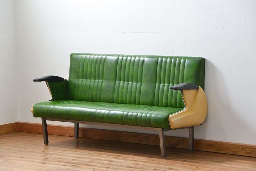 ✦昭和レトロ✦ミッドセンチュリー ラウンジチェア 合皮 × 無垢材装飾