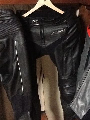 レザーパンツからRS TAICHI:アールエスタイチの口コミ・動画