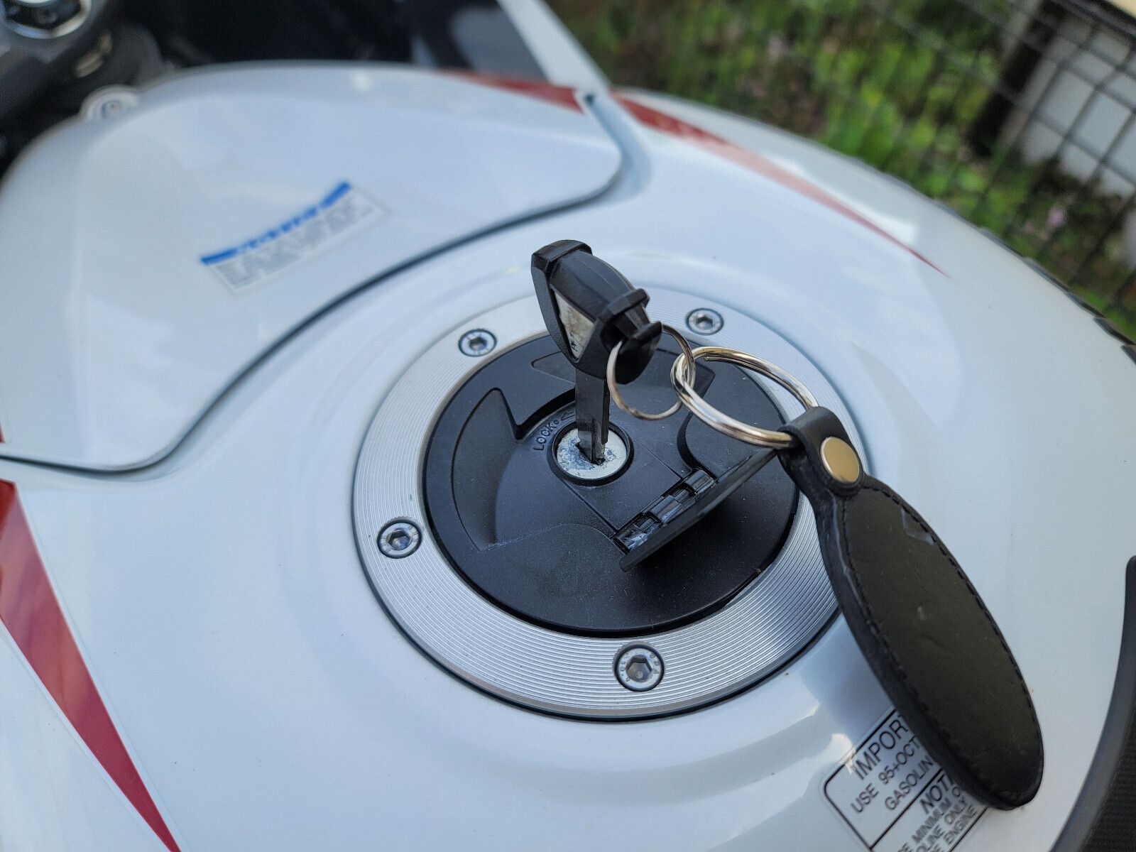 KAWASAKI ZX-14R「SOS! ガソリンタンクのキャップが開かない