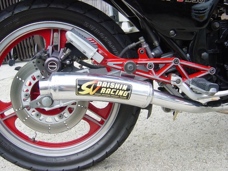 KAWASAKI GPZ400「ヨシムラサイクロンからダイシンレーシングマフラー