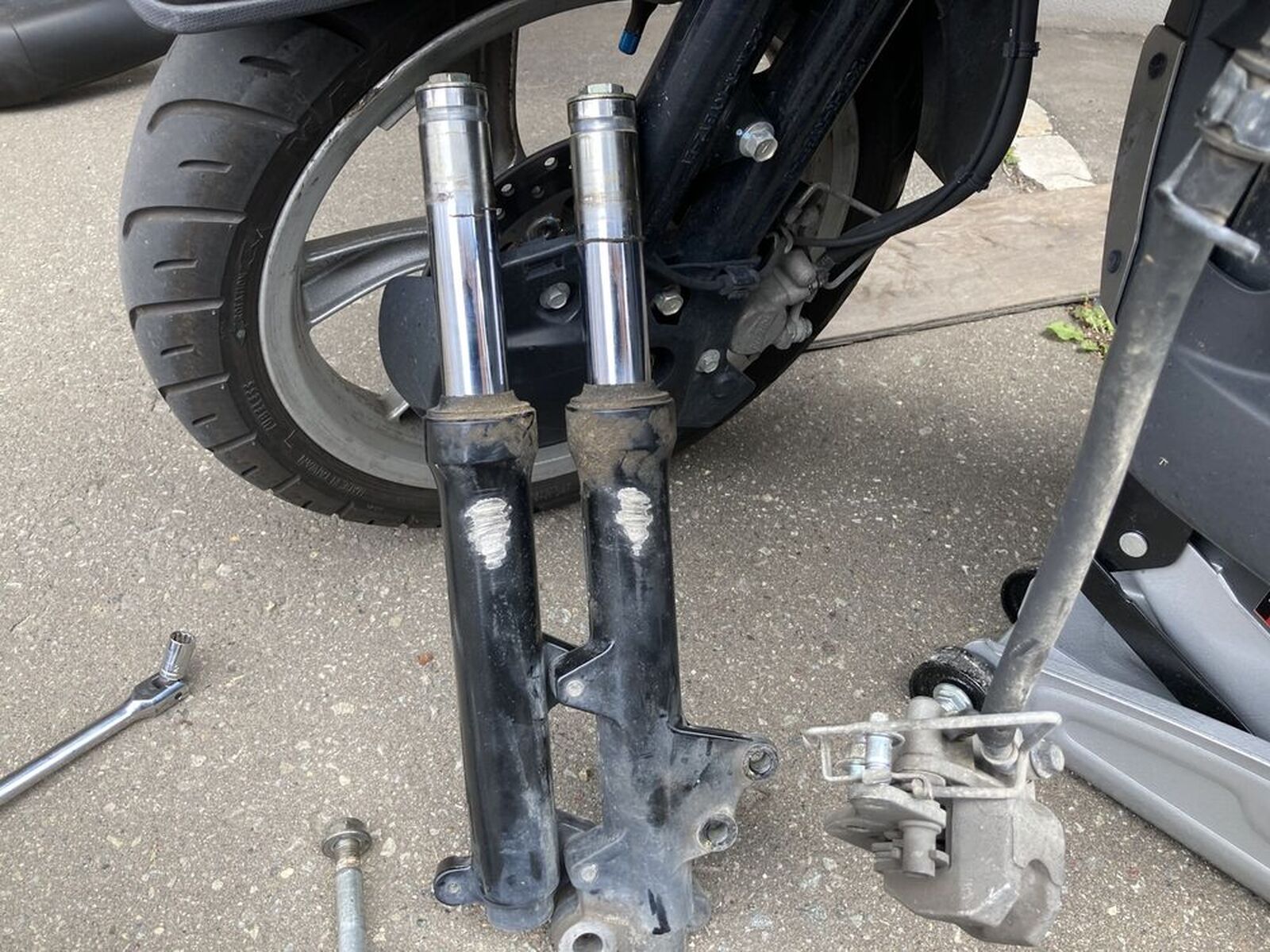 YAMAHA トリシティ「フロントフォーク整備」 | ウェビックコミュニティ