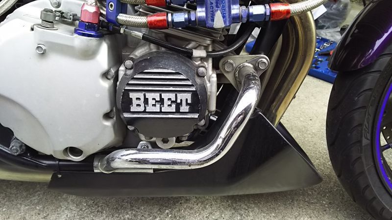 YAMAHA XJR400「エンジンガードよりサブフレームっしょ