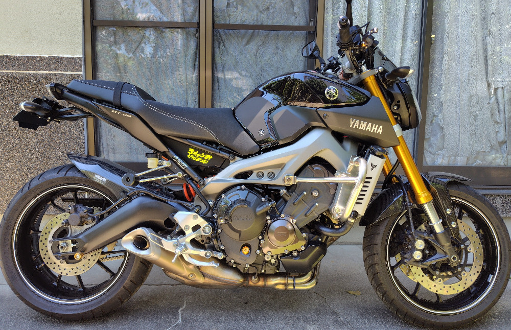 ヤマハ MT-09 シート 口コミ・動画インプレッション (1) | バイク