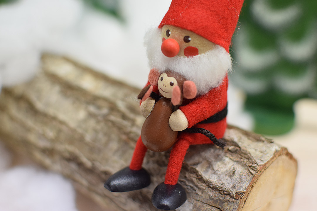 ノルディカニッセ 子ザルを抱えるサンタ (ノルディカニッセ コザルヲカ