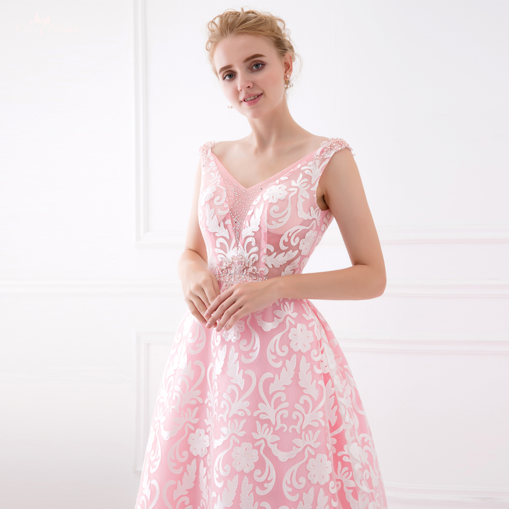 ピンクの深いVネックのレースのノースリーブのセクシーなイブニング