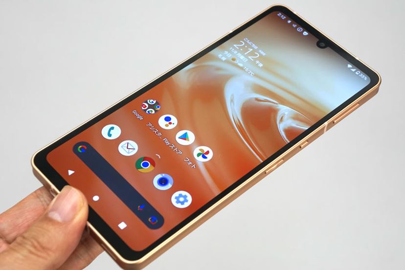 薄くて軽い！ さらに電池持ちも最高レベル。シャープ「AQUOS sense6