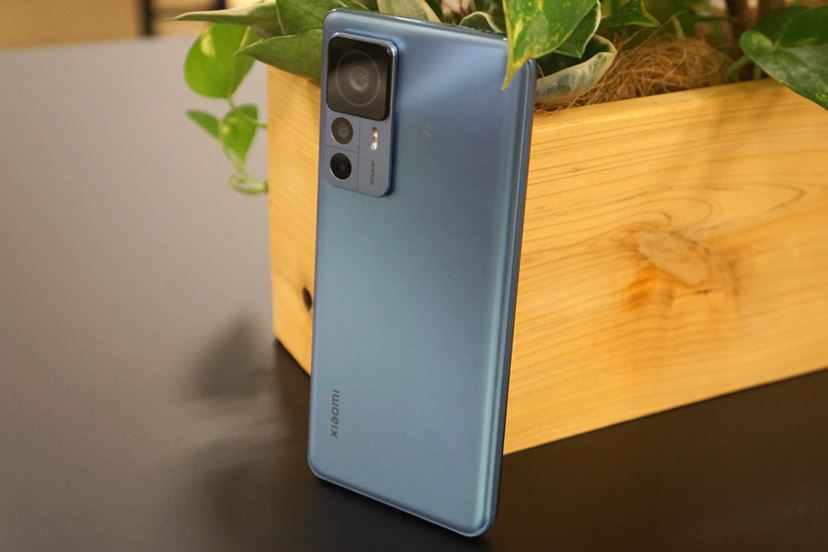 ゲームや動画視聴に強い、お手頃ハイエンドスマホ「Xiaomi 12T Pro
