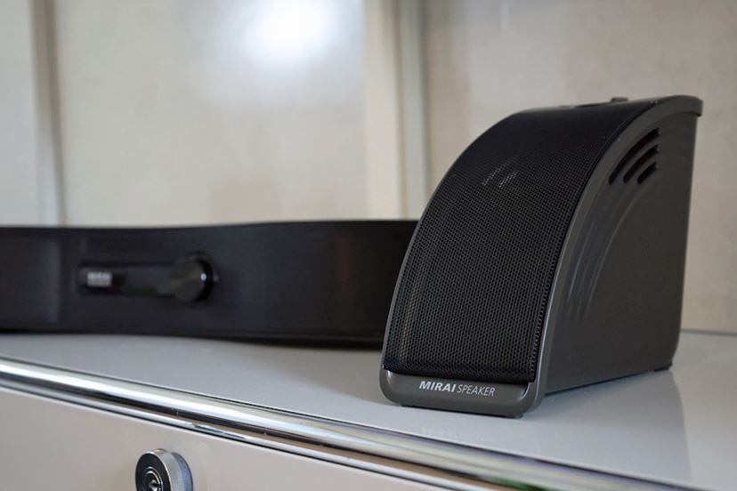 ミライスピーカー・ミニ」はプレゼントに最適？ 真剣に検証してみた