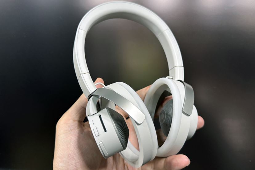 耳をふさがないヘッドホン「nwm ONE」は期待値以上の完成度！ - 価格