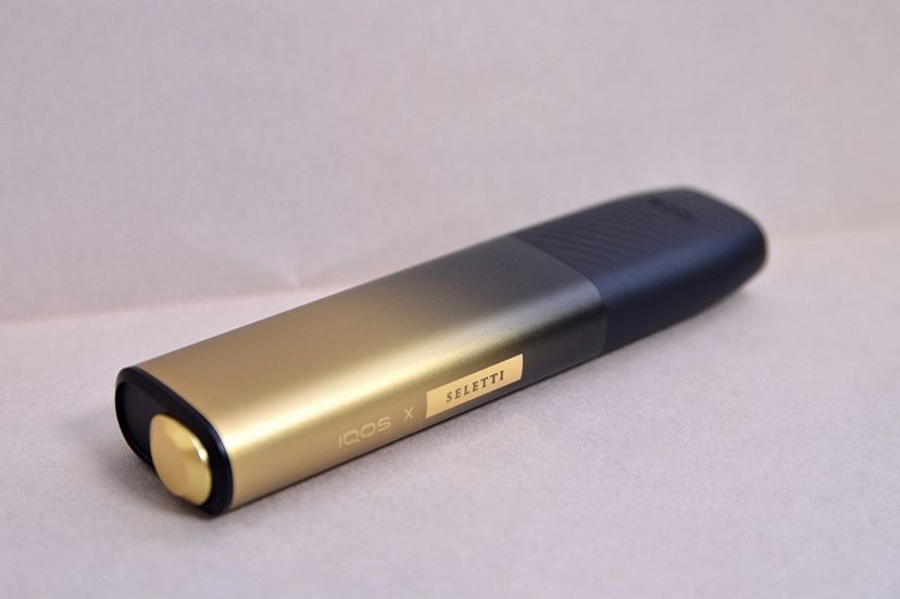 アイコス イルマ アイ」初のブランドコラボはジグザグが優雅な