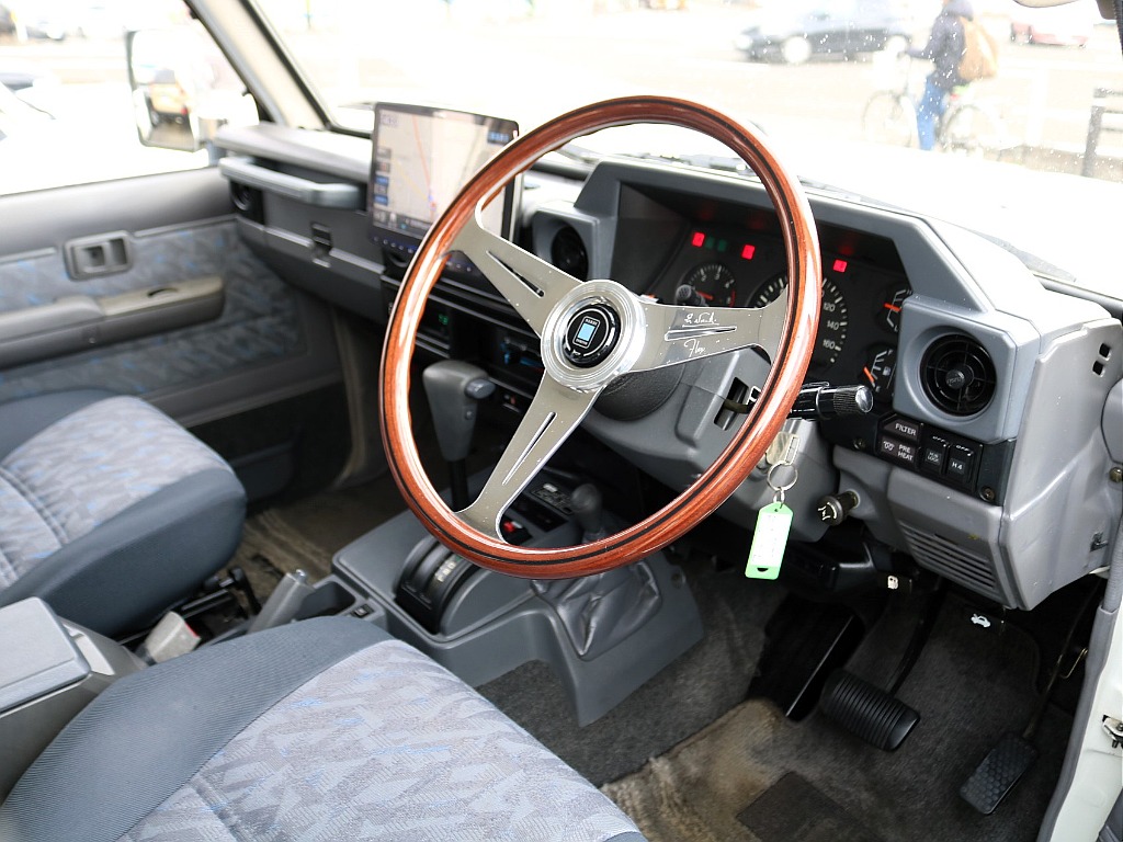 トヨタ ランドクルーザー70 4.2 ZX ディーゼル 4WD(H10年式,16.3万km