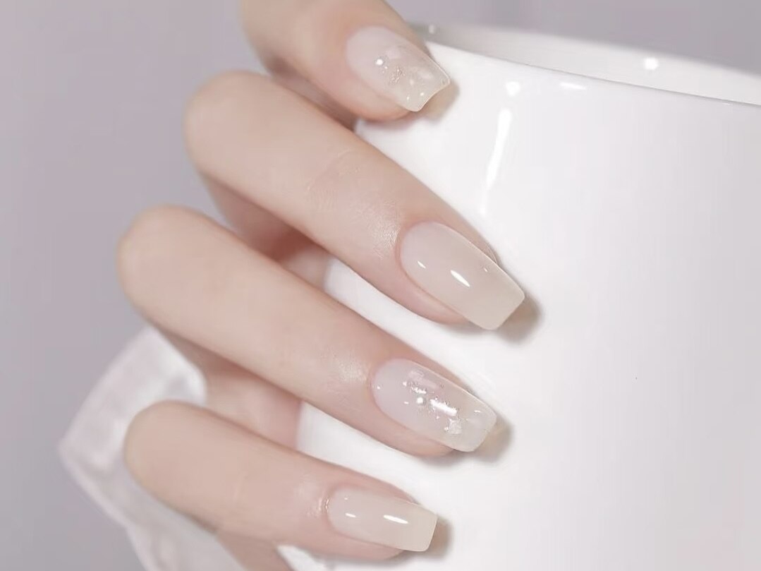 2026年春トレンド】ホワイト ワンカラー ハンドのネイルデザイン集