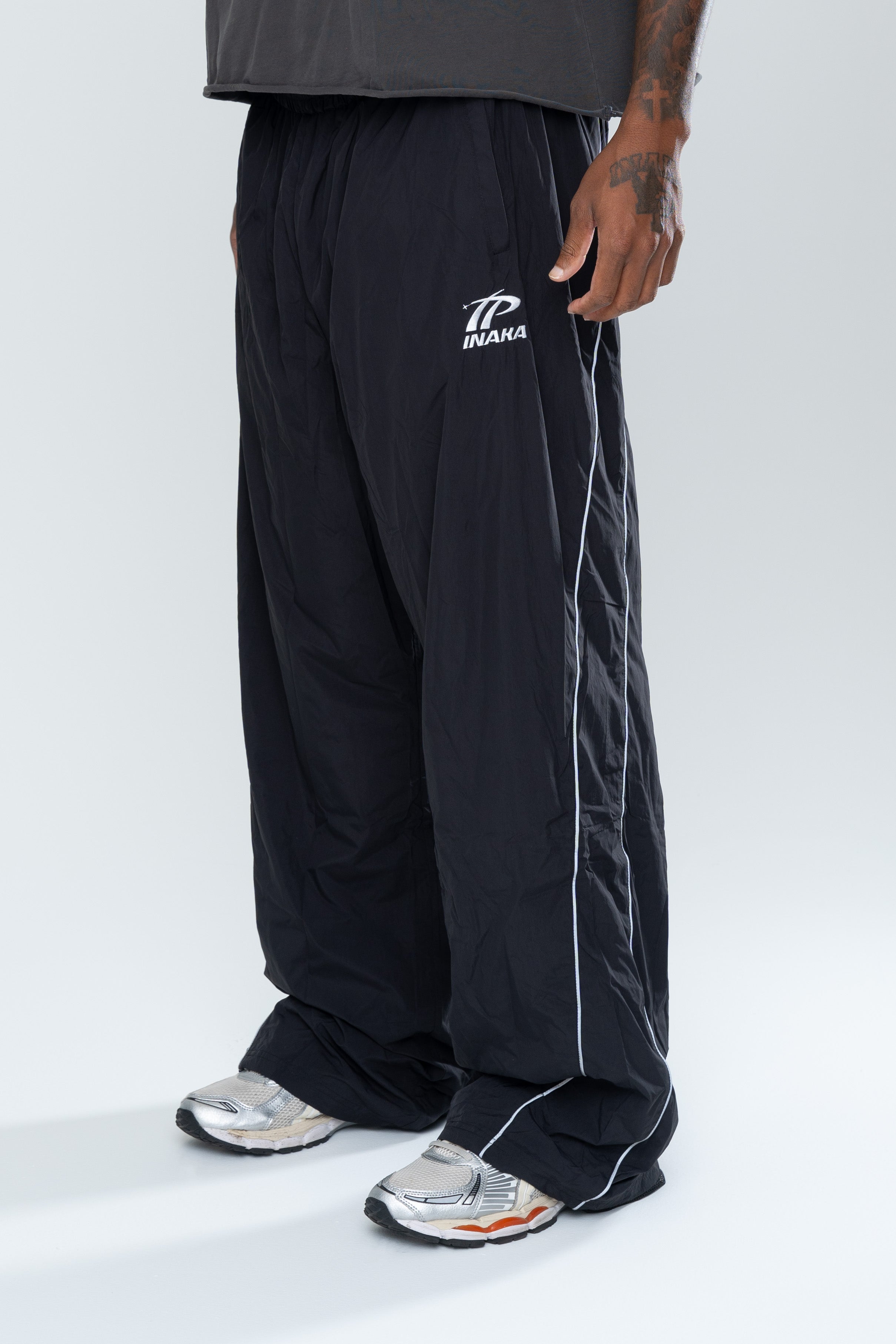 SPORTSWEAR BAGGY TRACK PANTS - BLACK – Inaka Power