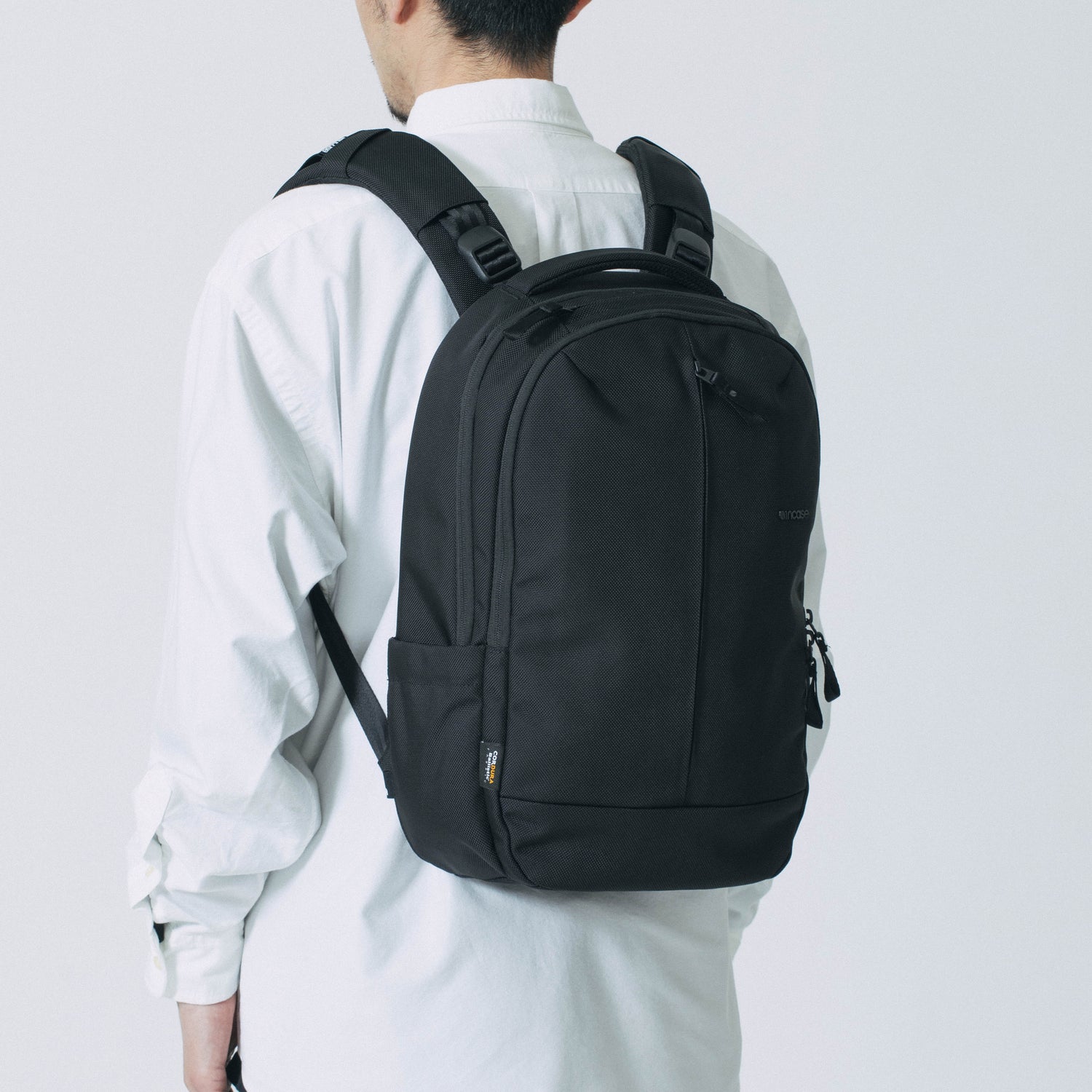 トラックスバックパック18(Tracks Backpack 18L) -黒(ブラック)-軽量