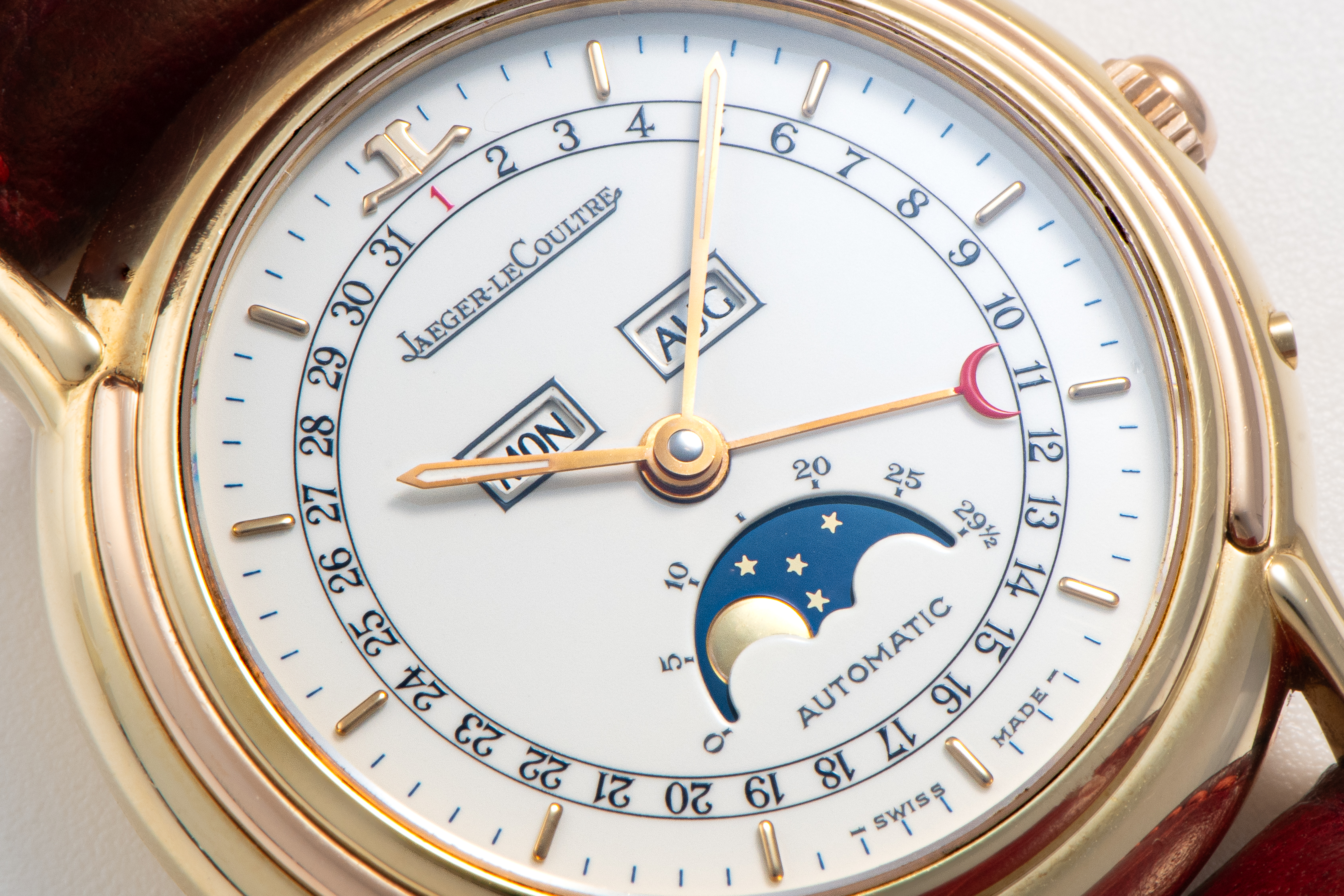 Ineichen Auctioneers - Triple Calendar Ref. 170.7.84 in 18k Yellow