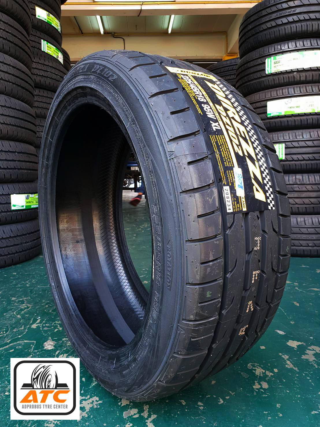 245/40 R18、DUNLOP DIREZZA DZ 102 ラジアルタイヤ