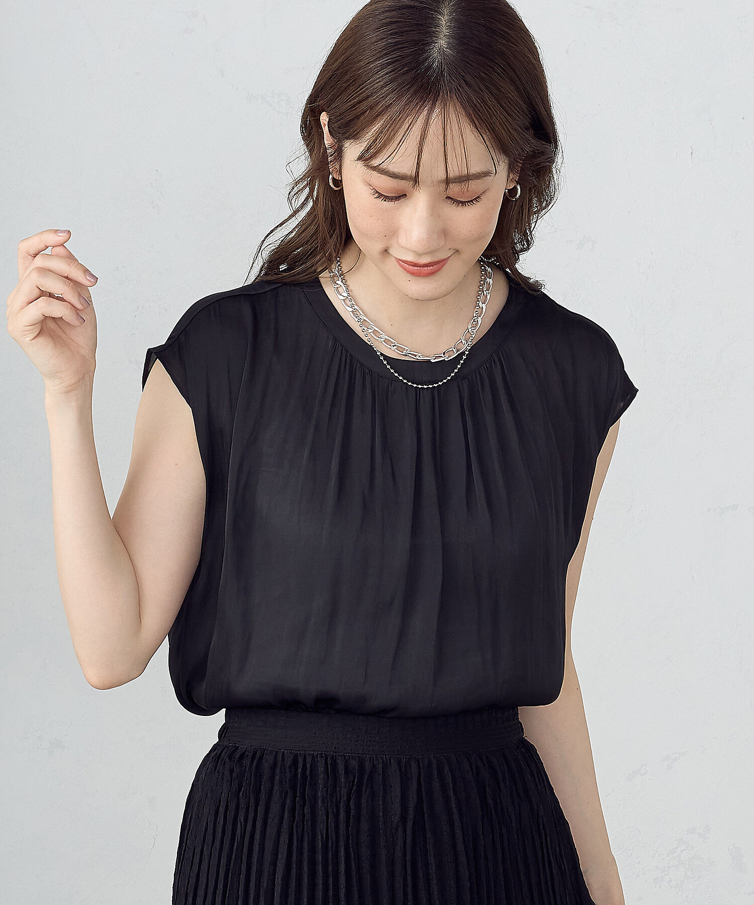 割線サテン フレンチスリーブブラウス ／ セットアップ対応