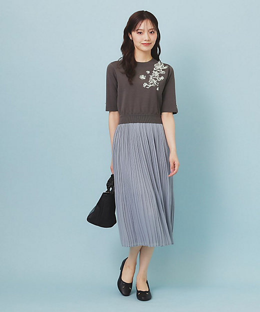 刺繍デザインドッキングプリーツワンピース【洗濯機OK