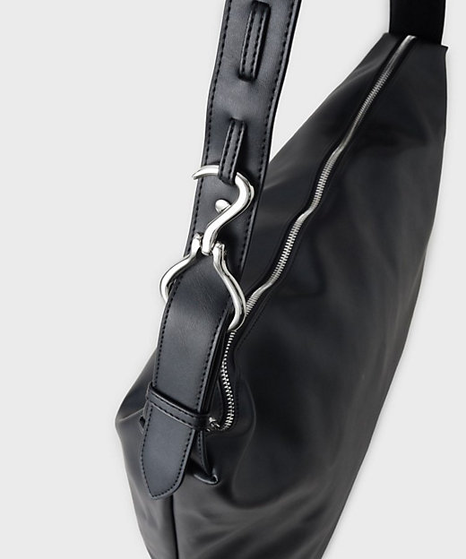 フックバックルビッグショルダーバッグ（2002533133） | THE