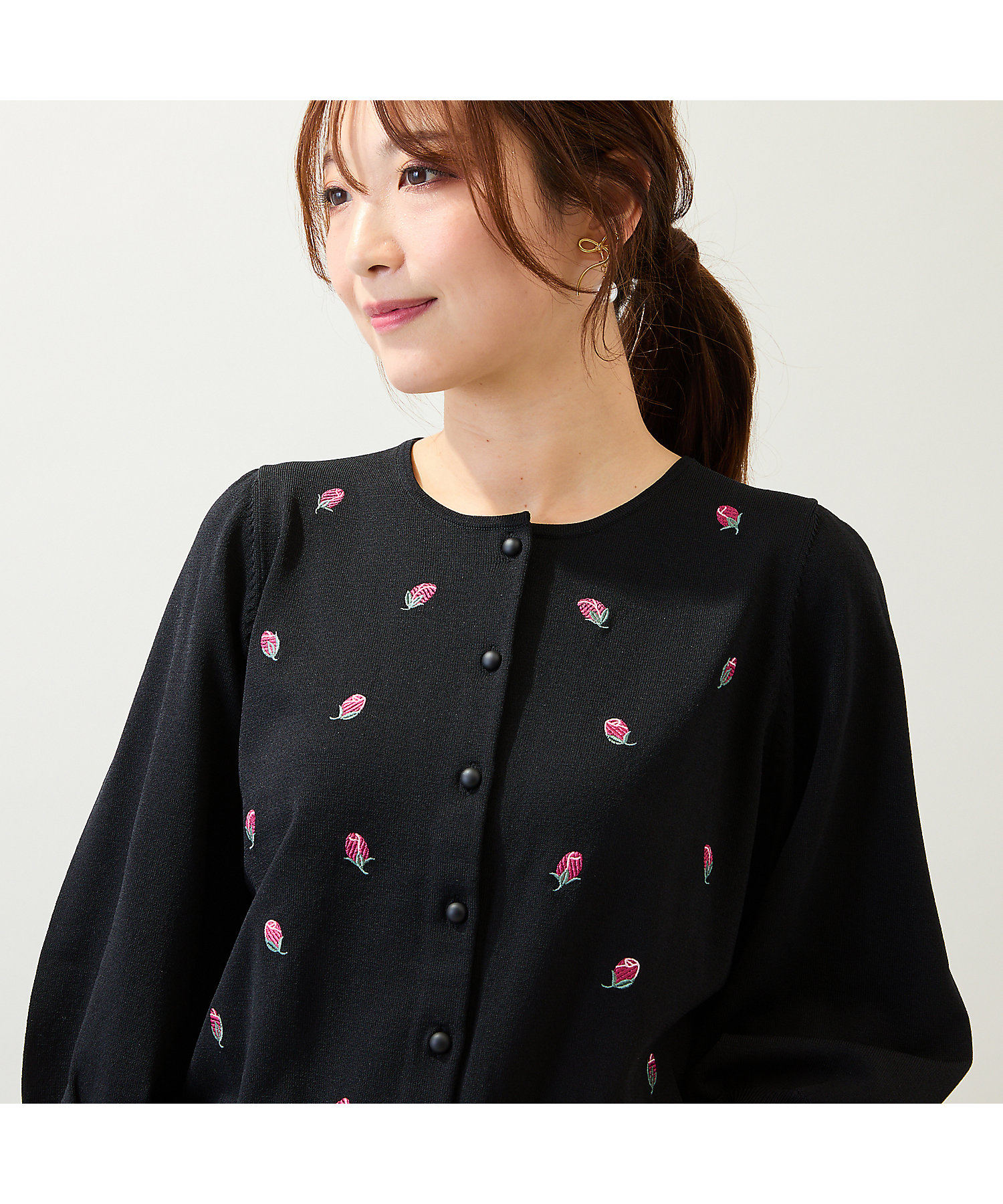 手洗いOK】つぼみ刺繍ニットカーディガン（51135501