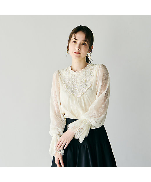 フラワーモチーフ付きレースブラウス（83035503） | Rose