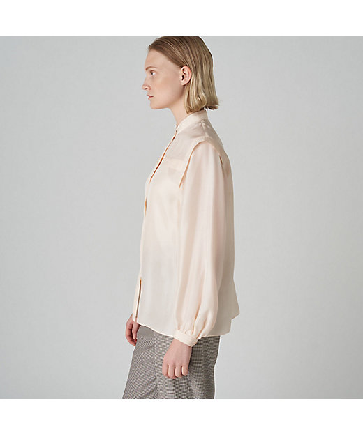 ウォッシャブルシルク スタンドカラーブラウス | maison TOMORROWLAND