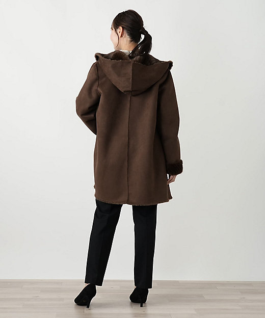 店舗人気】ファー風フードコート【Leilian WHITE