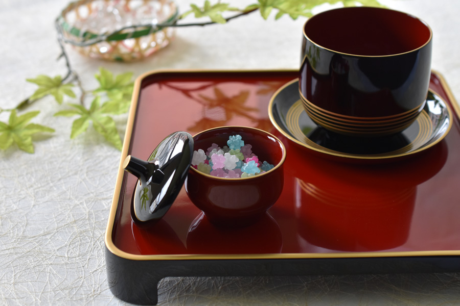 KINSEN ソーサー isukeブランド 漆塗りの皿 漆器の井助