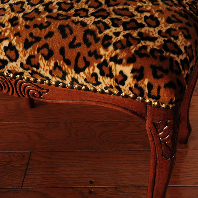 ヒョウ柄の椅子 - 椅子の店