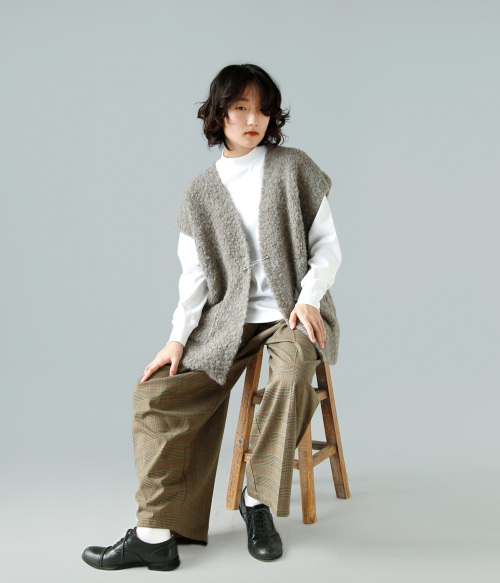 maison de soil(メゾン ド ソイル)3GG ブークレ Vネック ピン付き