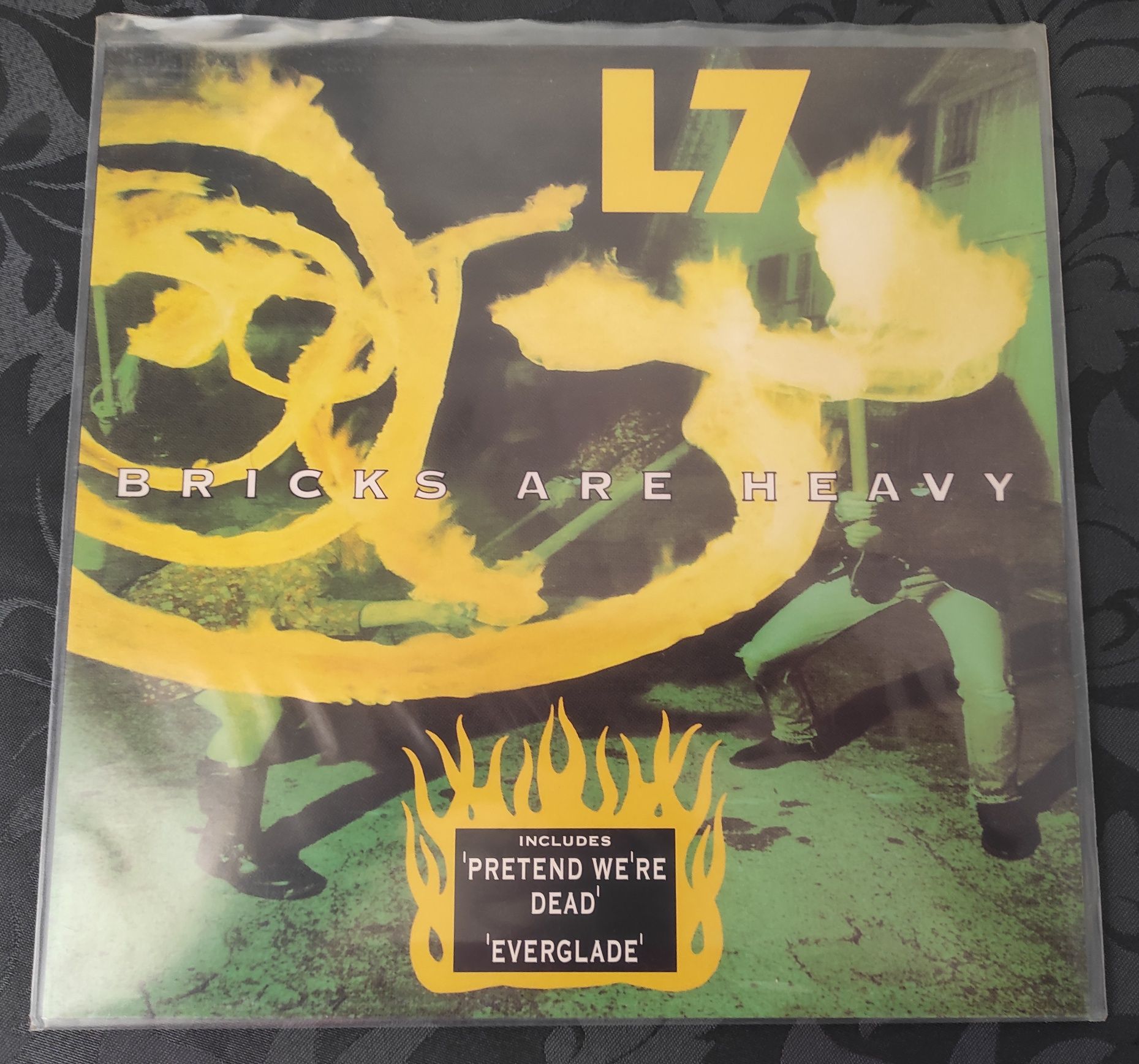 L7 - Bricks Are Heavy LP Bonfim • OLX.pt