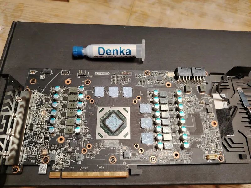 Термопрокладка жидкая Laird Tputty 910 607 термогель рідка 9.1W