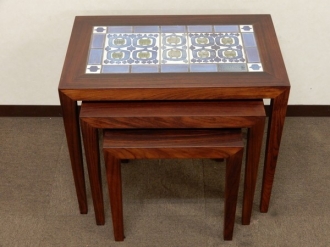 ロイヤルコペンハーゲン ダニッシュ ネストテーブル (タイルトップ