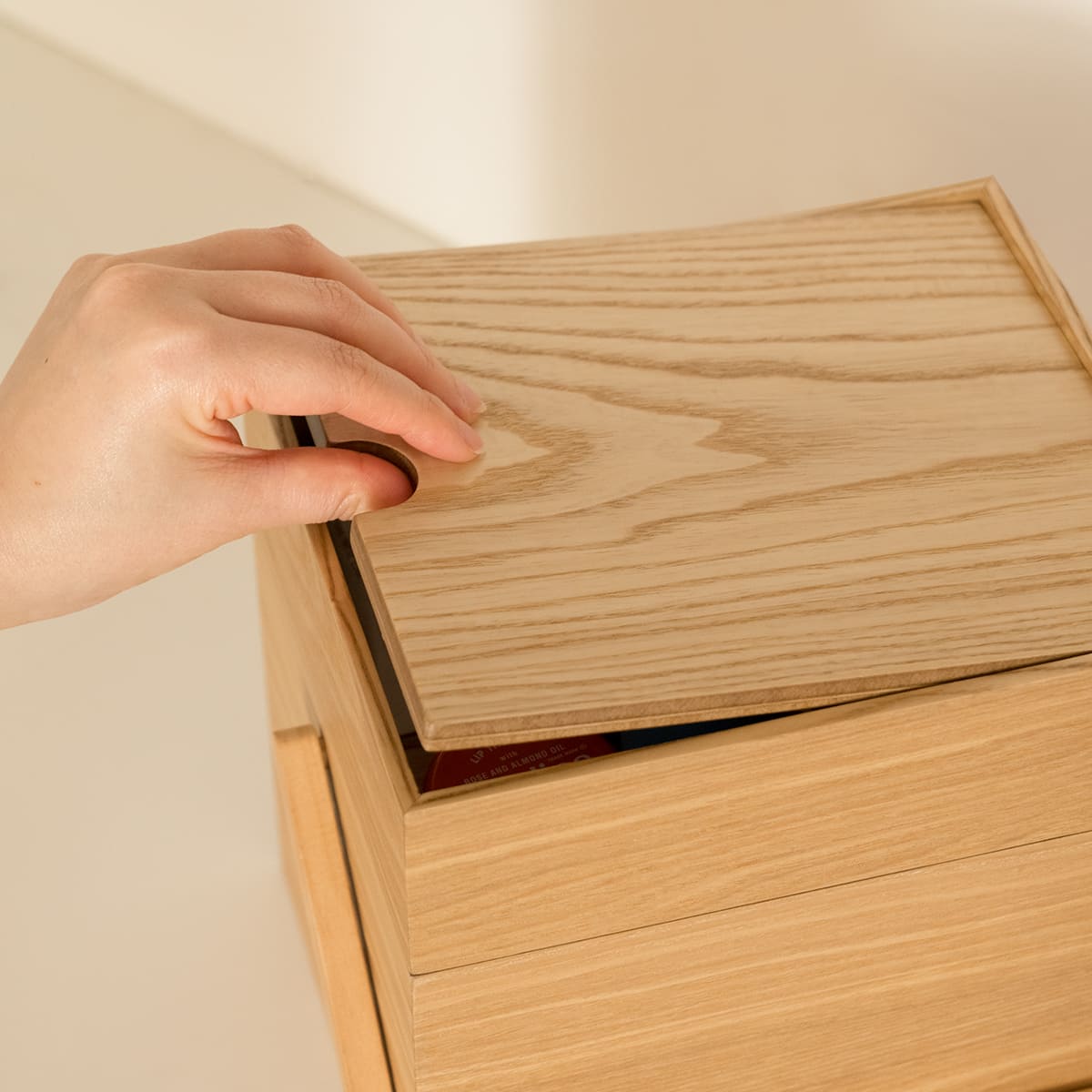 sachaさしゃさんコラボ】すっきりまとまるメイクボックス | itomani