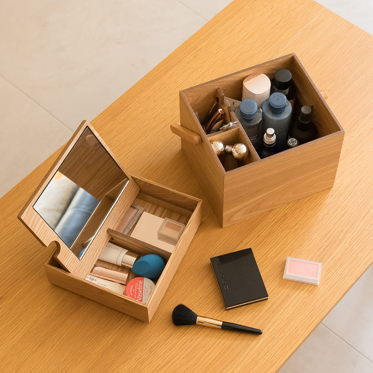 sachaさしゃさんコラボ】すっきりまとまるメイクボックス | itomani