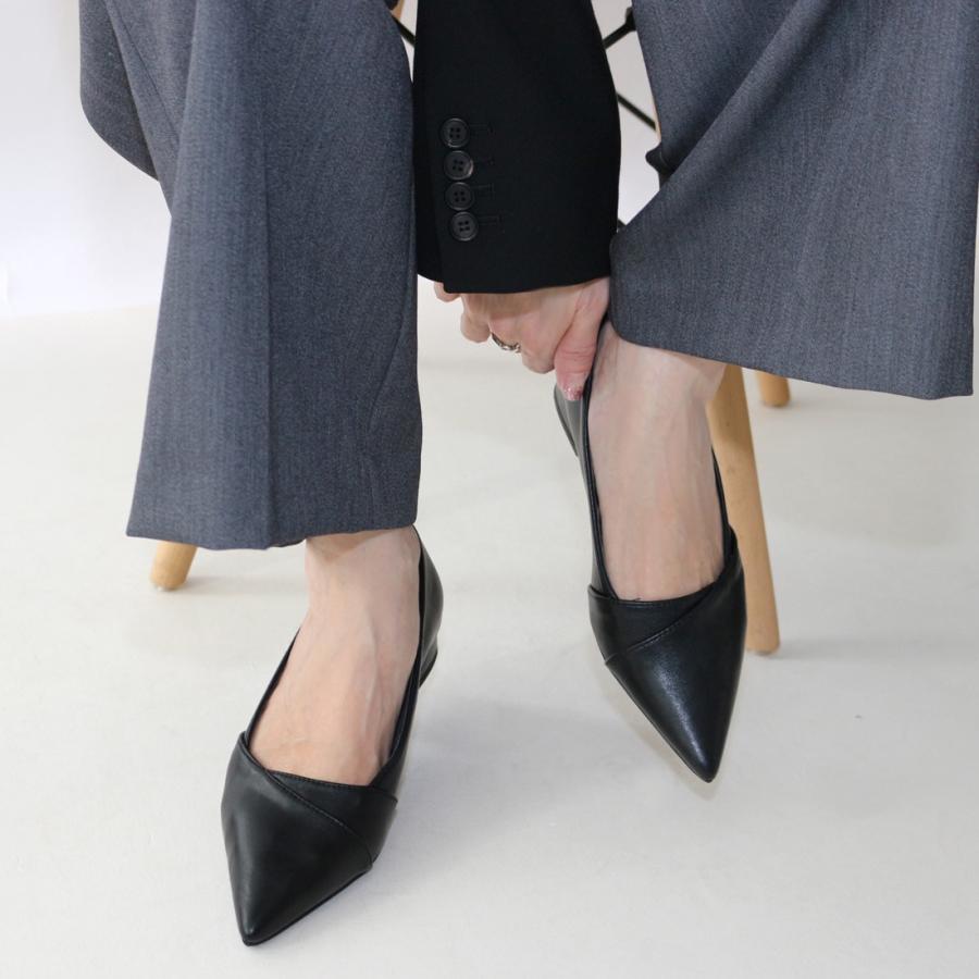 Fin（フィン） 【25秋冬新作】ポインテッドトゥ切替えフラットシューズ